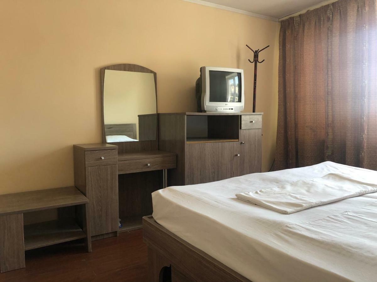 Tourist Hotel Шимкент Екстериор снимка